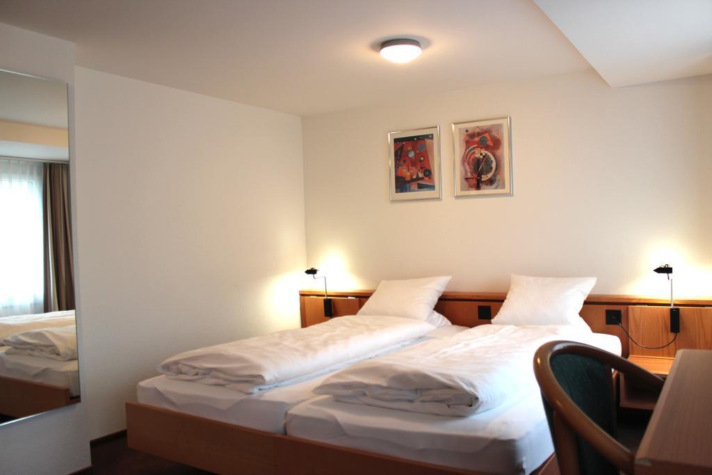 Hotel Freihof Swiss Lodge Unterägeri Rum bild