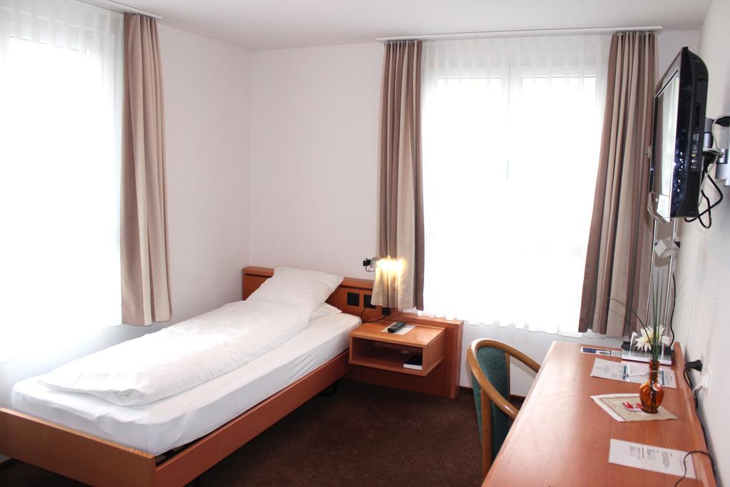 Hotel Freihof Swiss Lodge Unterägeri Rum bild